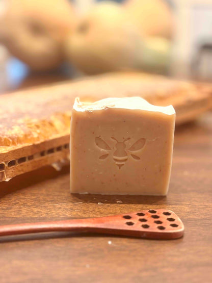 Bee's Knees Gift Set