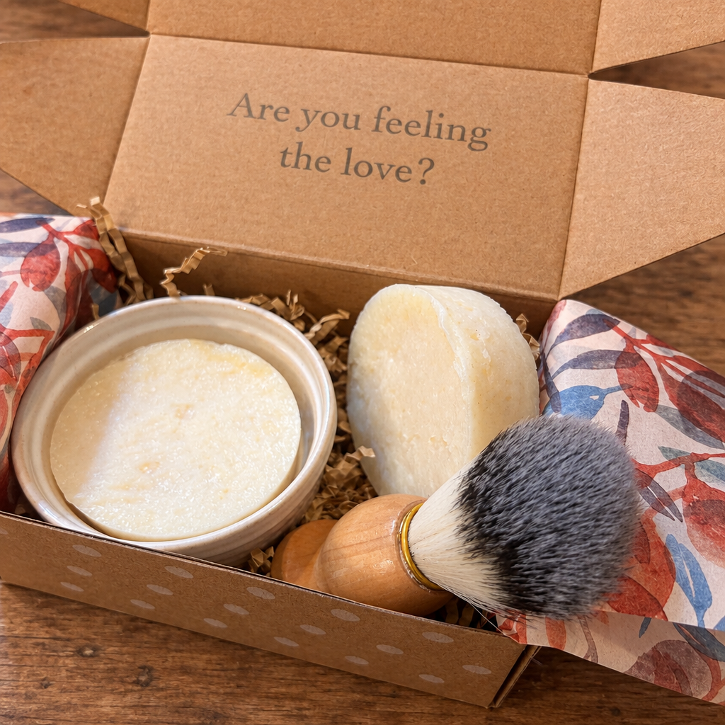 Close-up of the Smooth Love gift set in its box